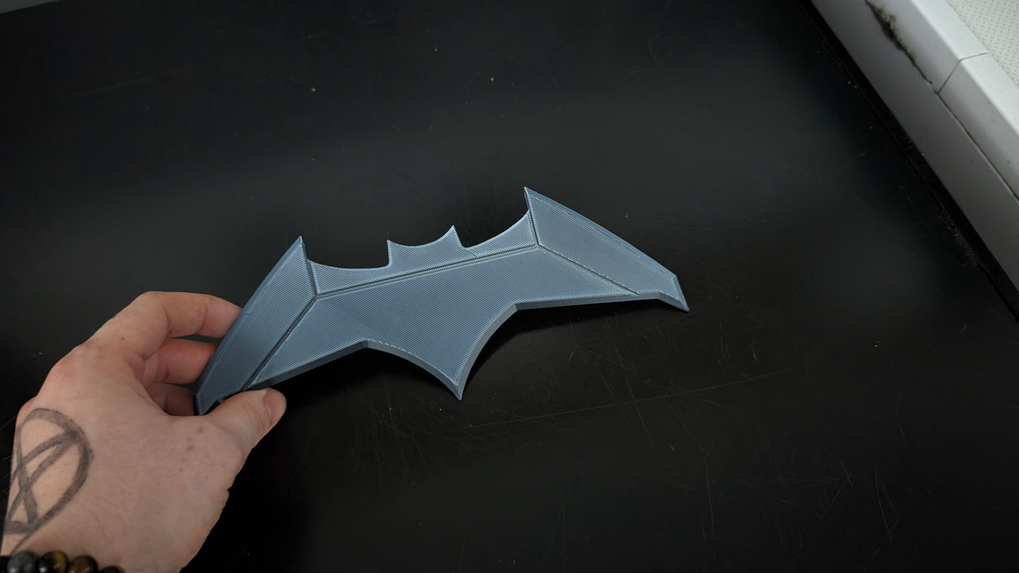 Batman batarang Justice League version