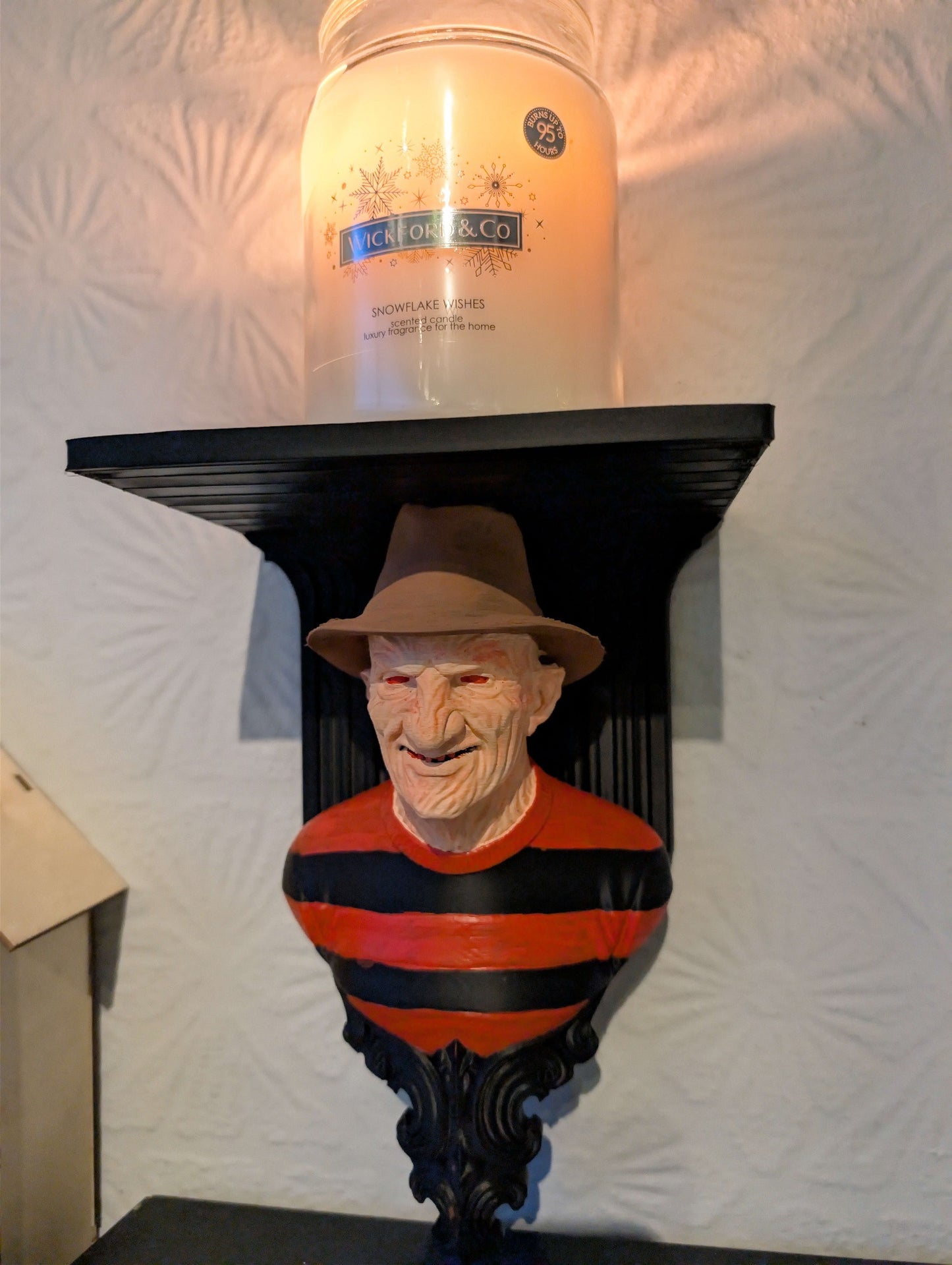 Freddy shelf - Wall mount - Home décor - Horror/gothic décor